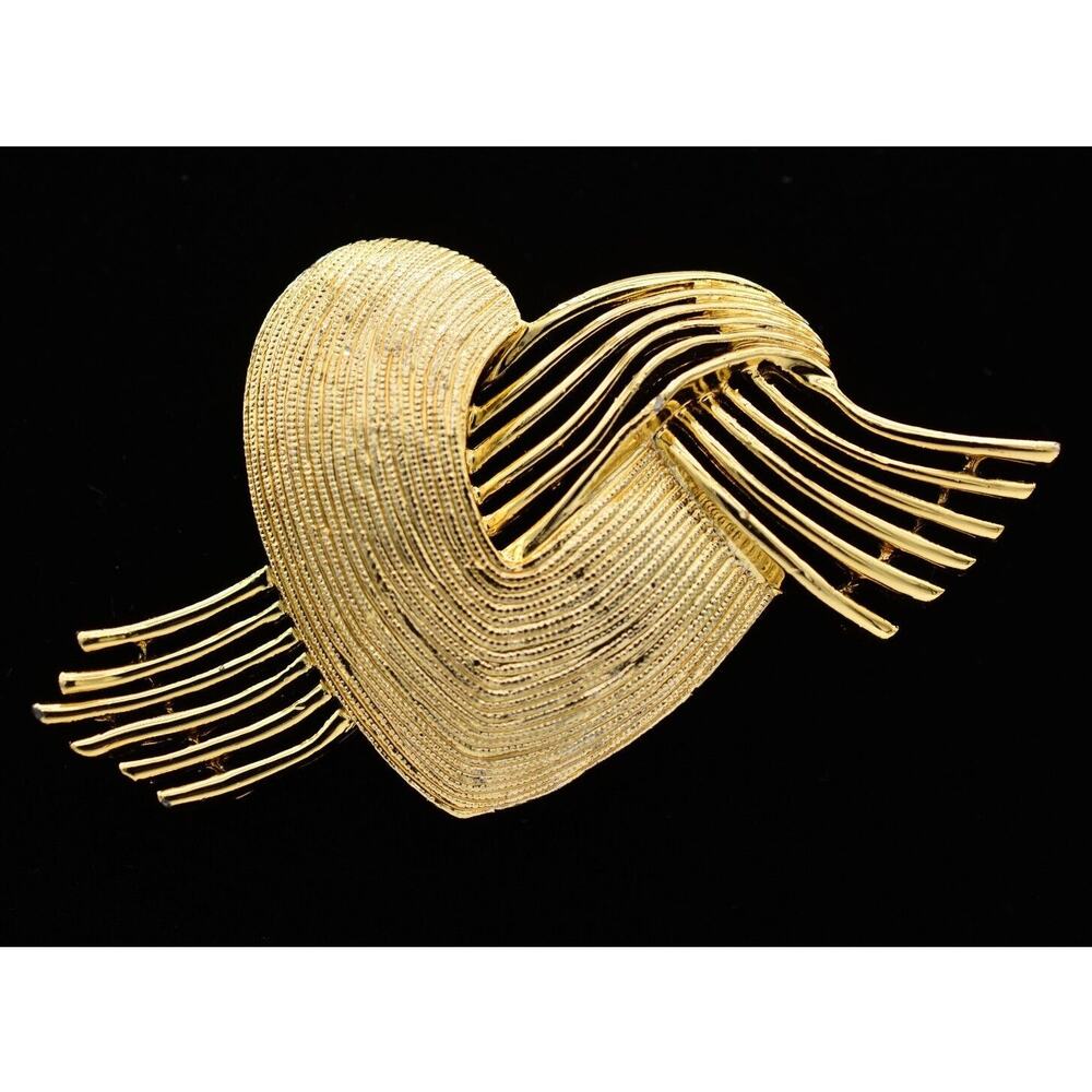 AJC Vintage Heart Pin Brooch Shiny Textured Bright Gold NOS Signed 1980s Bin7